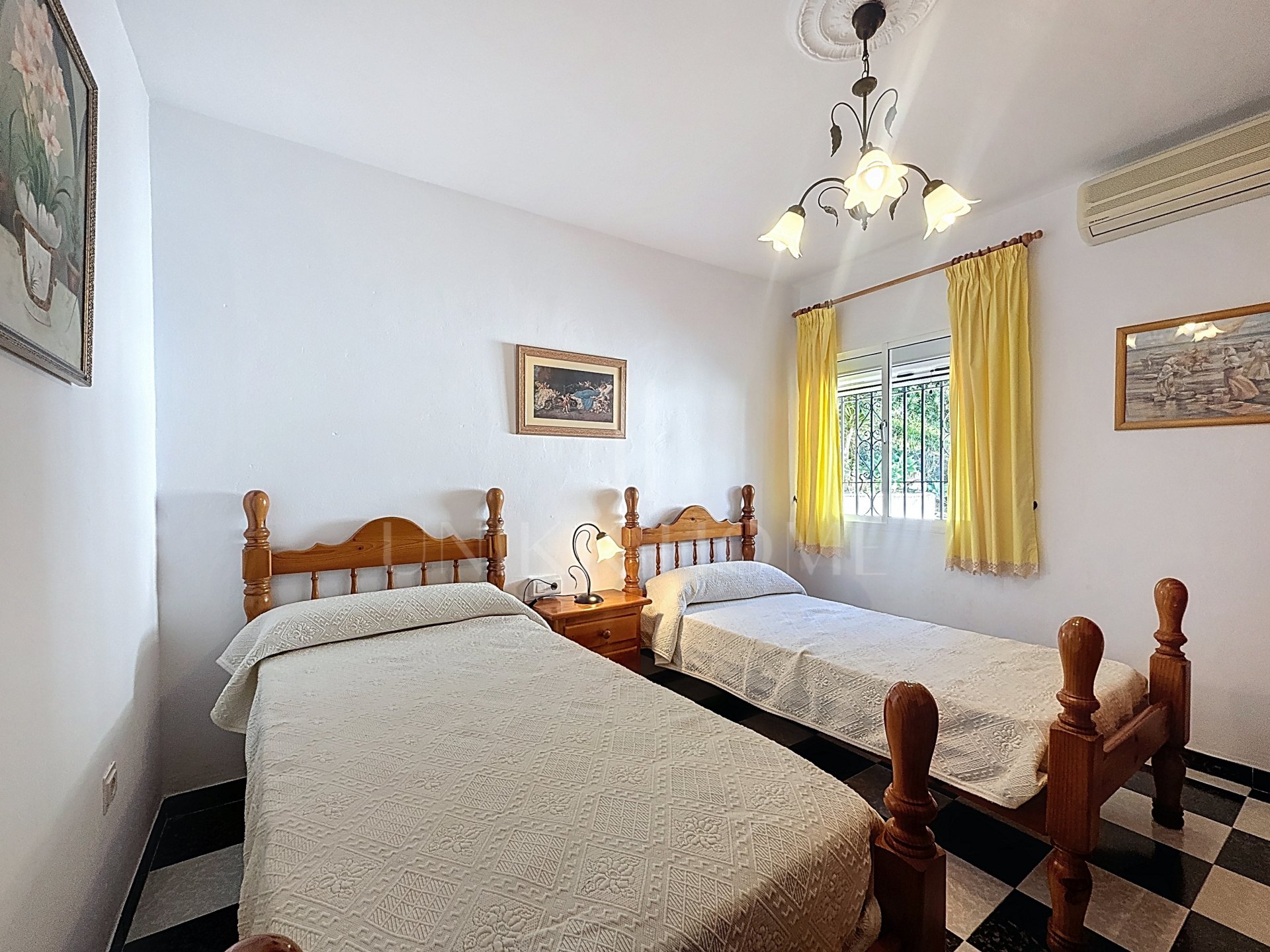 Country house in La Alberdina, East Estepona, with private pool and fruit orchard