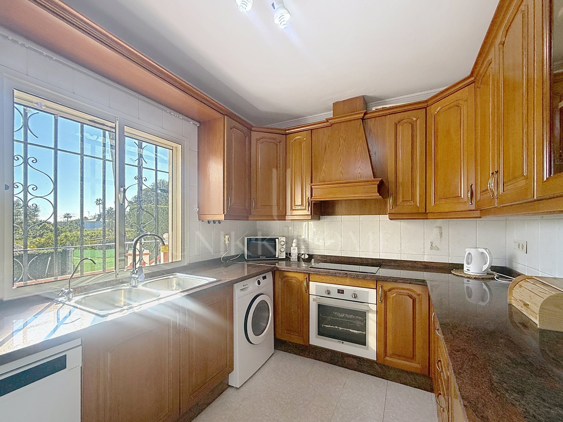 Country house in La Alberdina, East Estepona, with private pool and fruit orchard