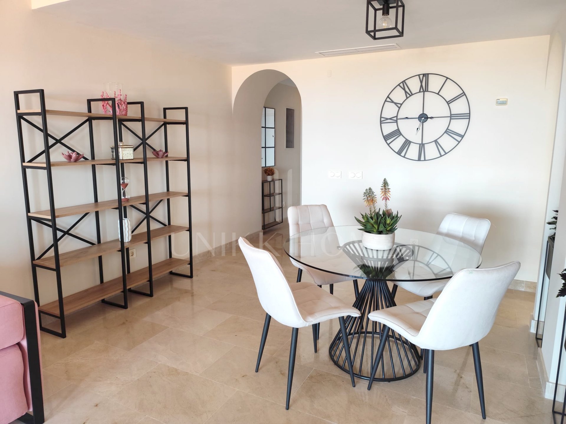 FURNISHED 2 BEDROOM APARTMENT WITH SEA VIEWS IN COTO REAL - MANILVA