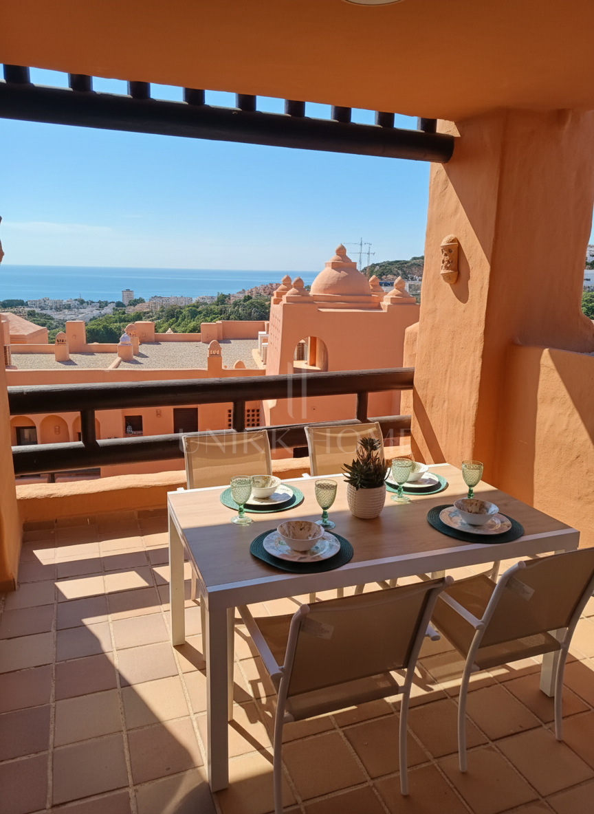 FURNISHED 2 BEDROOM APARTMENT WITH SEA VIEWS IN COTO REAL - MANILVA