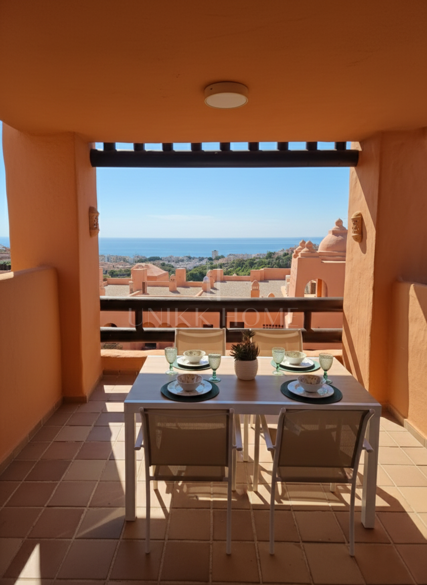 FURNISHED 2 BEDROOM APARTMENT WITH SEA VIEWS IN COTO REAL - MANILVA