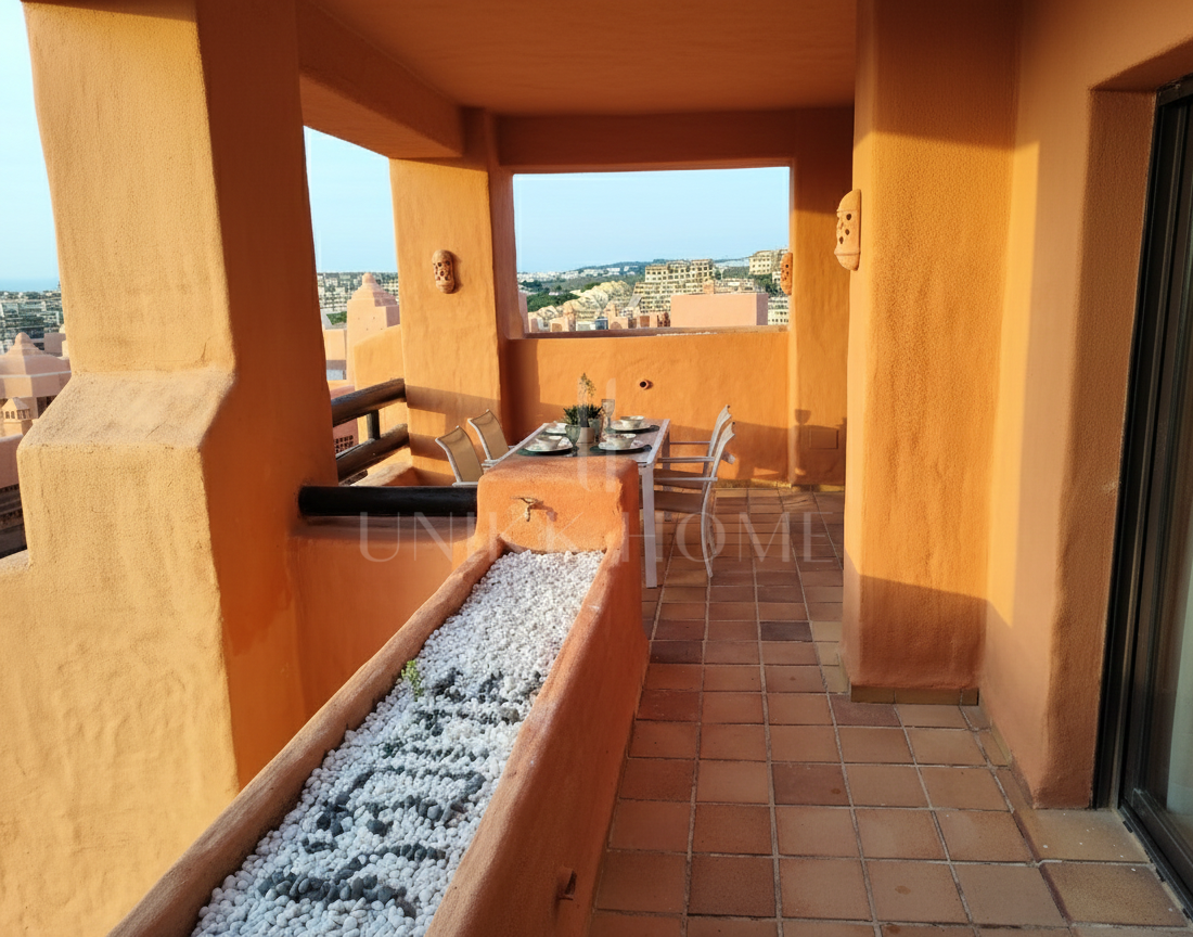 FURNISHED 2 BEDROOM APARTMENT WITH SEA VIEWS IN COTO REAL - MANILVA