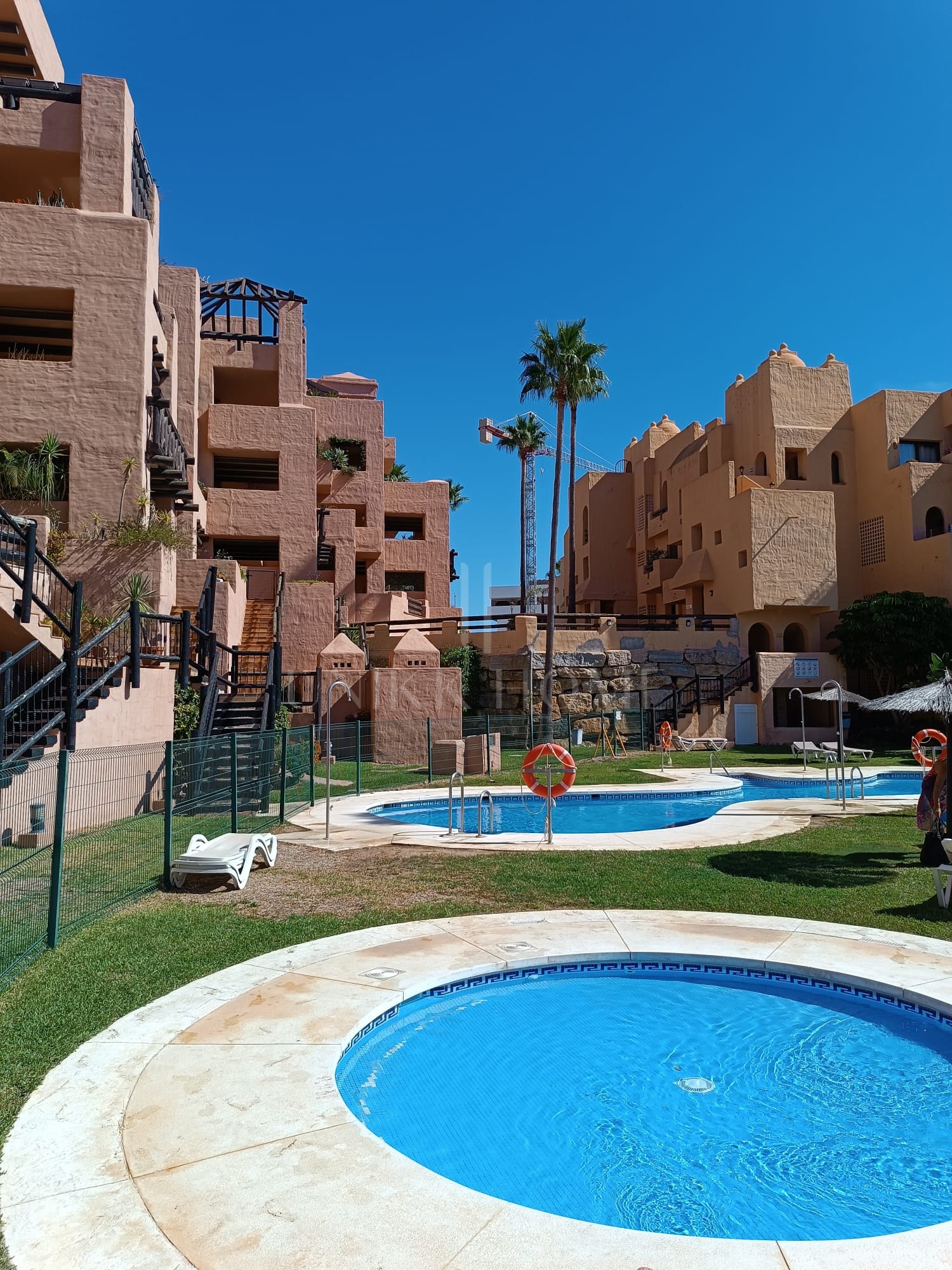 FURNISHED 2 BEDROOM APARTMENT WITH SEA VIEWS IN COTO REAL - MANILVA