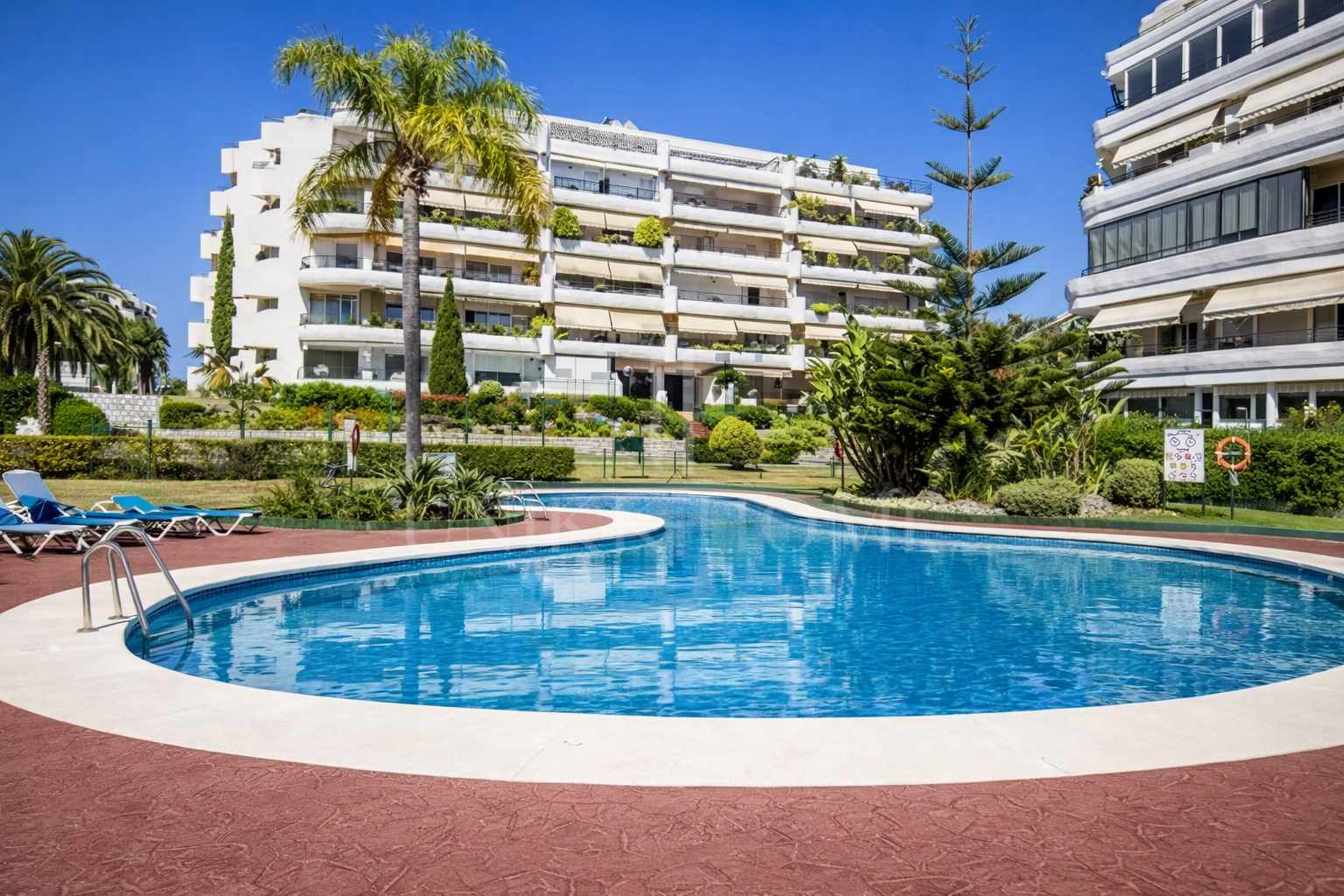 Apartamento junto al golf en Guadalmina