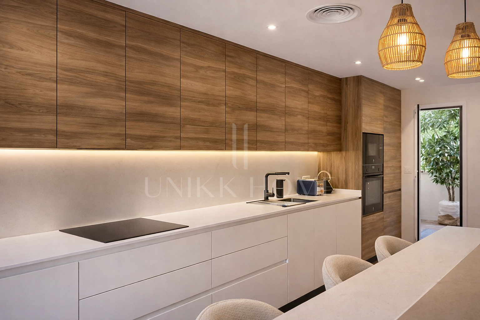 Fully Renovated and Furnished 3-Bedroom Apartment – Puerto de Estepona