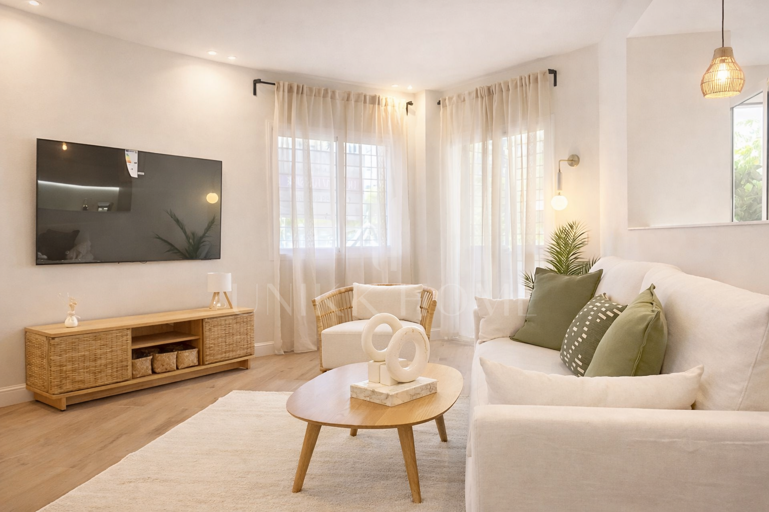 Fully Renovated and Furnished 3-Bedroom Apartment – Puerto de Estepona