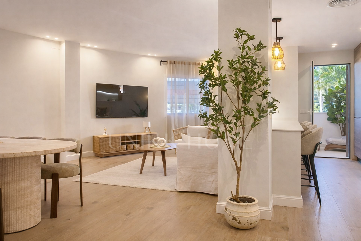 Fully Renovated and Furnished 3-Bedroom Apartment – Puerto de Estepona