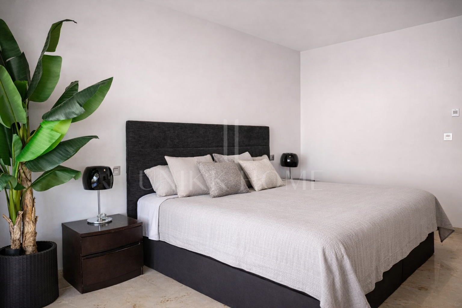 Elegante apartamento en primera línea de golf – Guadalmina