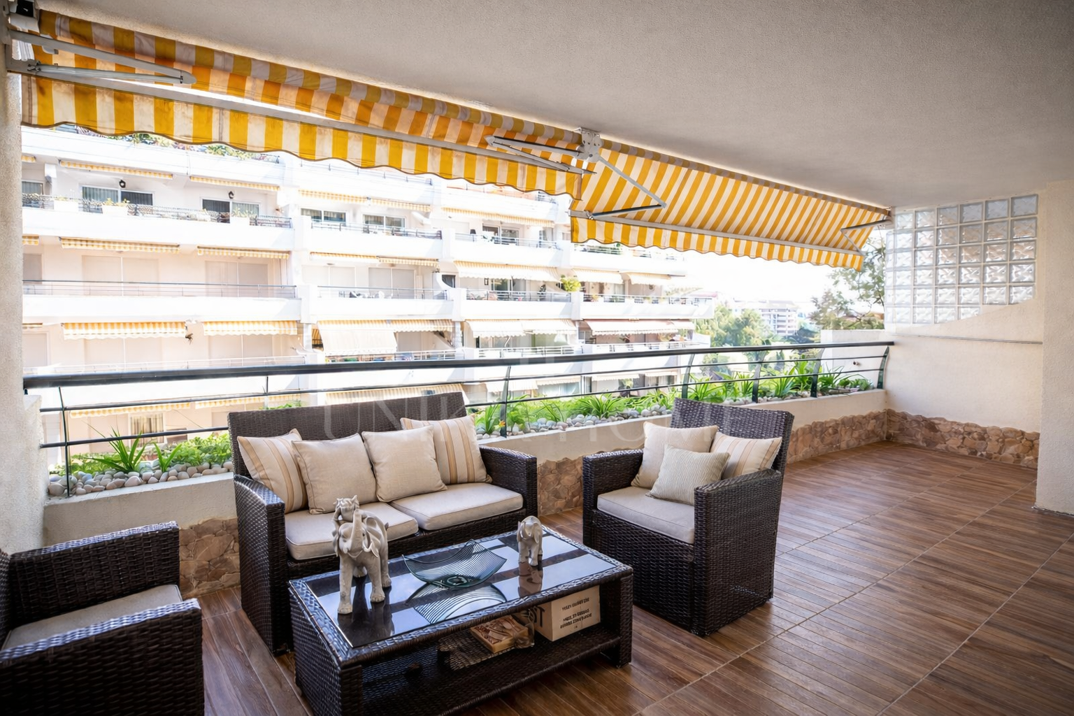 Elegante apartamento en primera línea de golf – Guadalmina