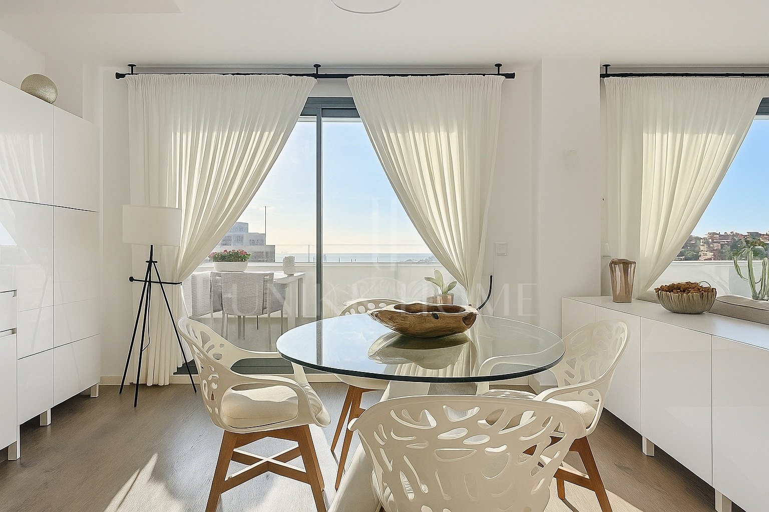 Ático con Vistas al Mar y Amplio Solarium - Estepona Oeste