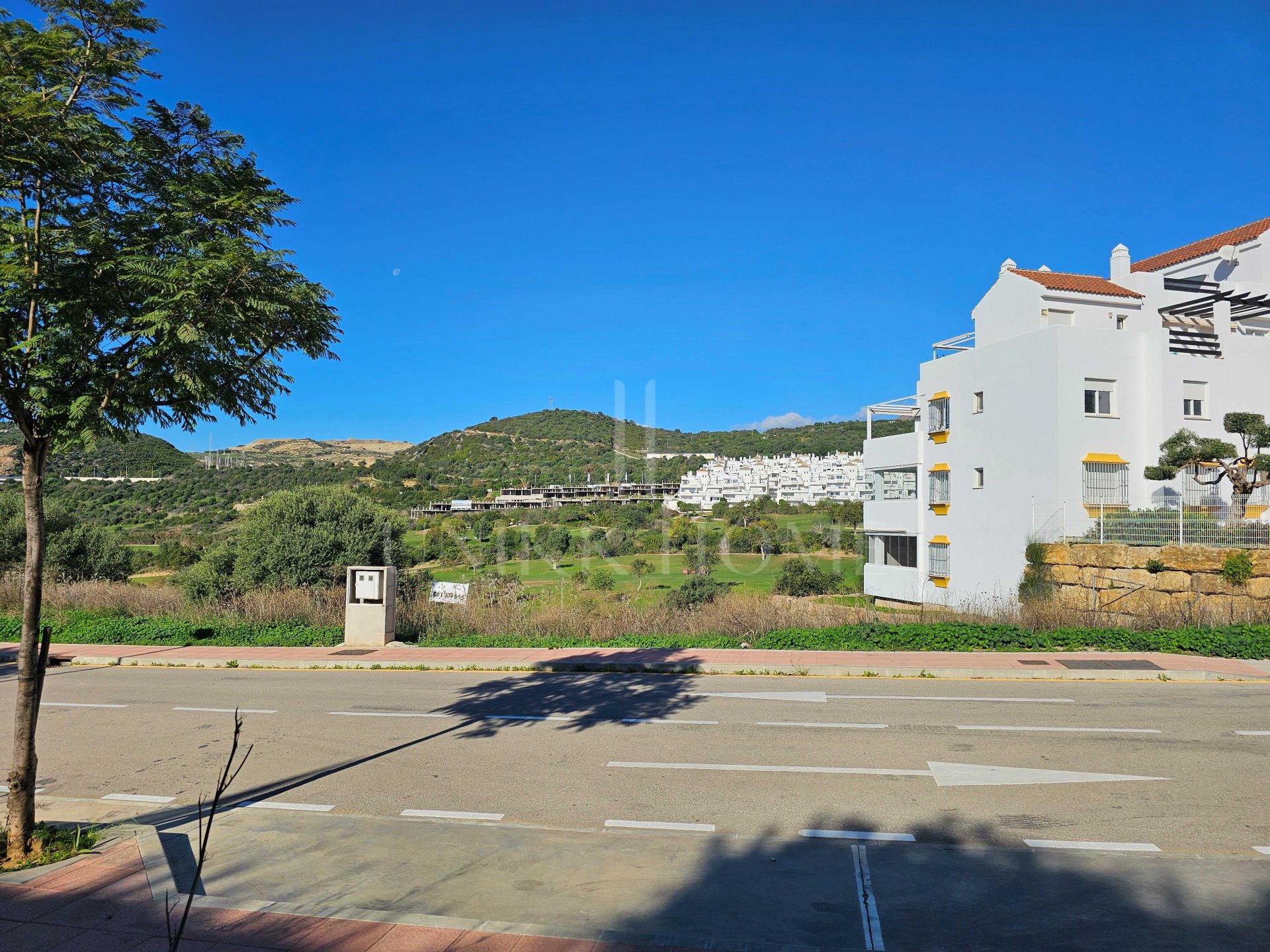 Parcela Residencial para Villa con vistas panorámicas en Valle Romano, Estepona Oeste