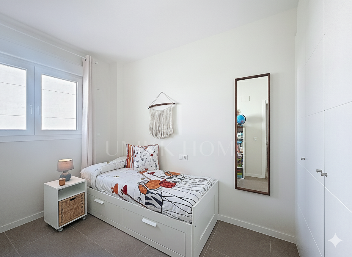 Modern apartment ready to move in – with sea views and within walking distance to the beach – West Estepona area