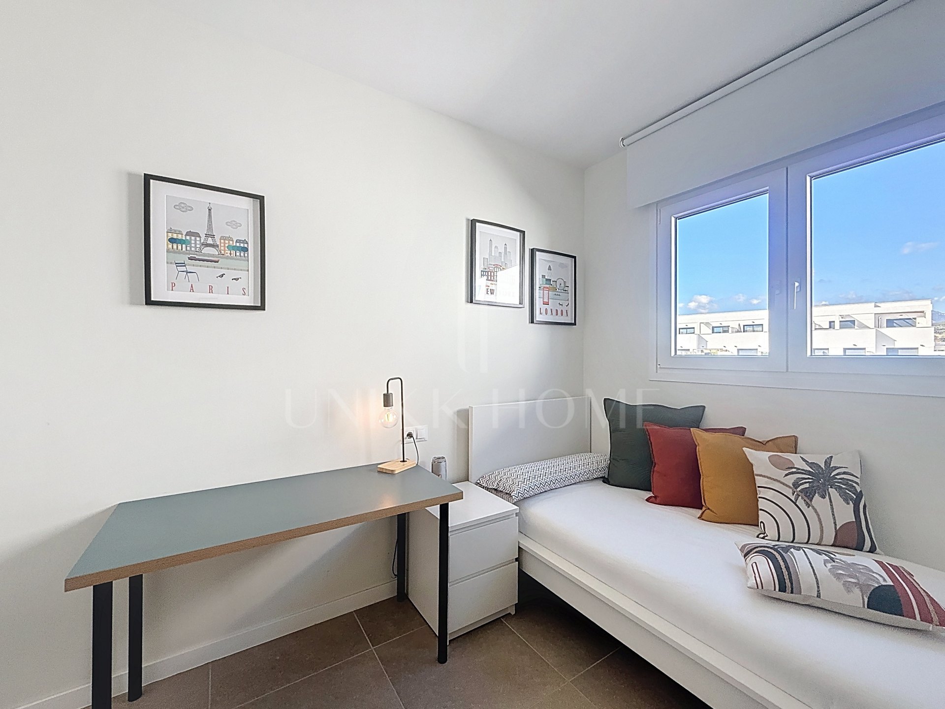 Modern apartment ready to move in – with sea views and within walking distance to the beach – West Estepona area