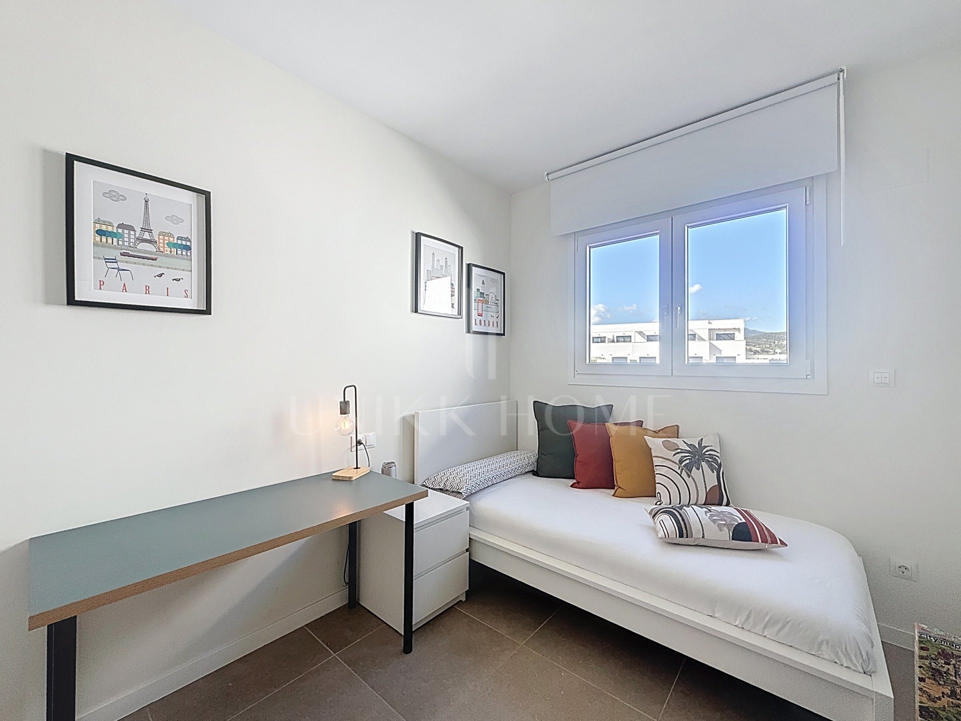 Modern apartment ready to move in – with sea views and within walking distance to the beach – West Estepona area