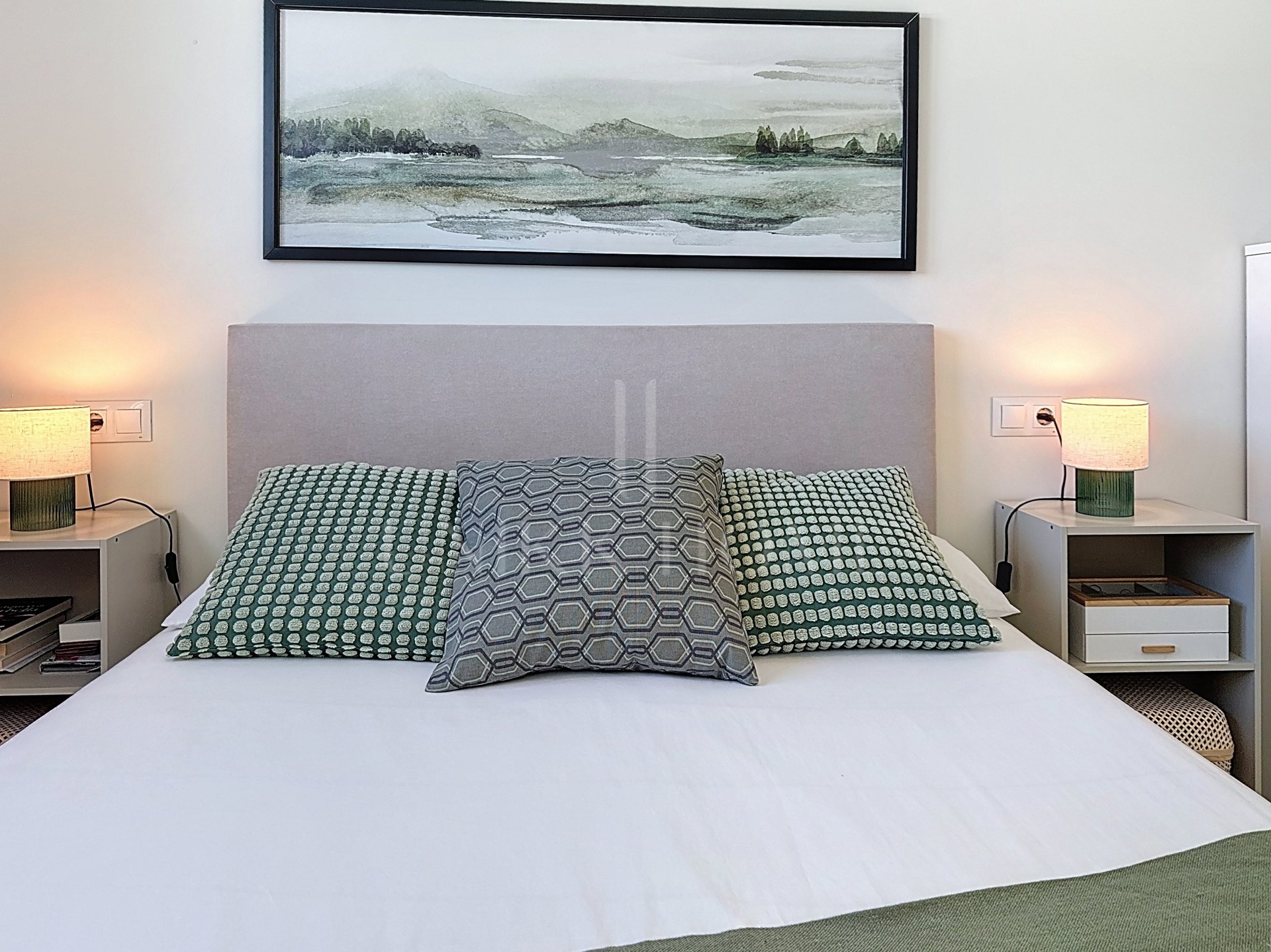 Modern apartment ready to move in – with sea views and within walking distance to the beach – West Estepona area