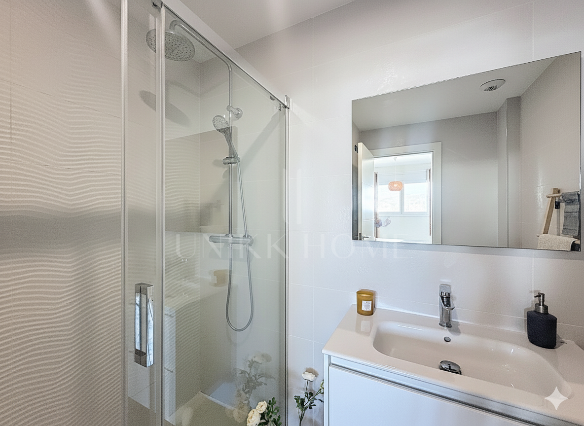 Modern apartment ready to move in – with sea views and within walking distance to the beach – West Estepona area