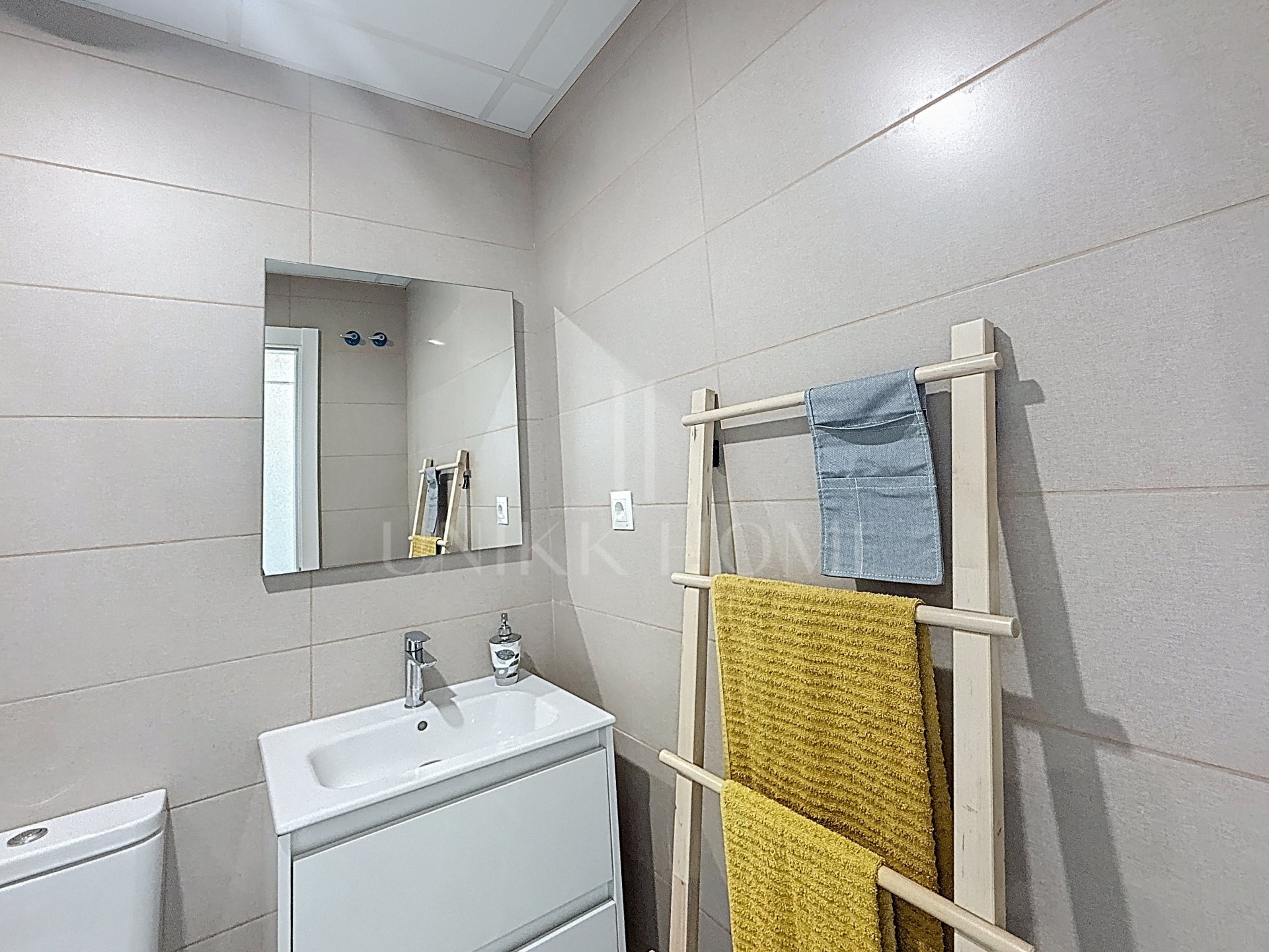 Modern apartment ready to move in – with sea views and within walking distance to the beach – West Estepona area