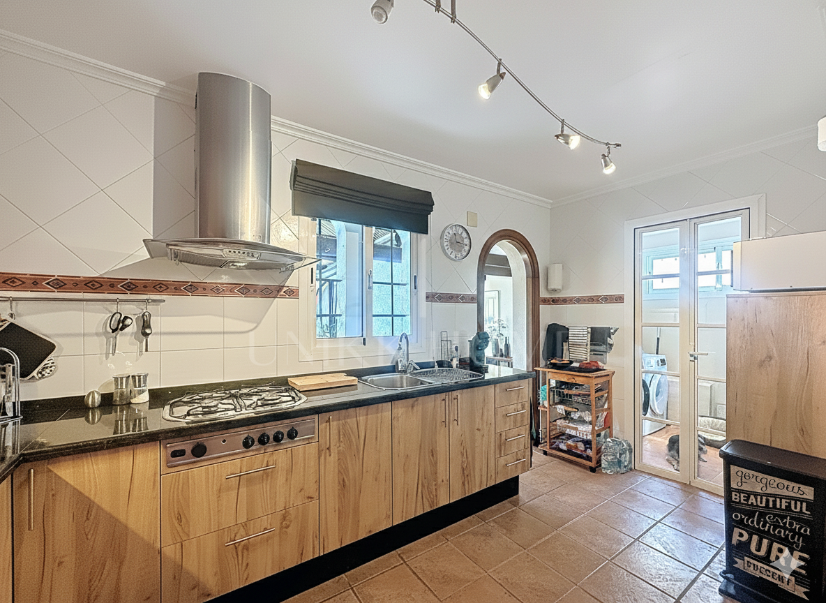 Corner townhouse on the beachfront in Marina de Casares, Casares Playa