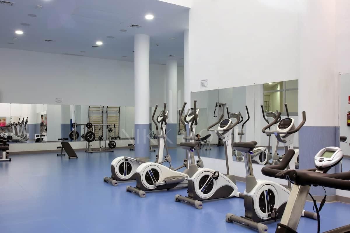 Elegant Duplex Penthouse with Private Pool – Frontline Beach in Bahía de la Plata, Estepona