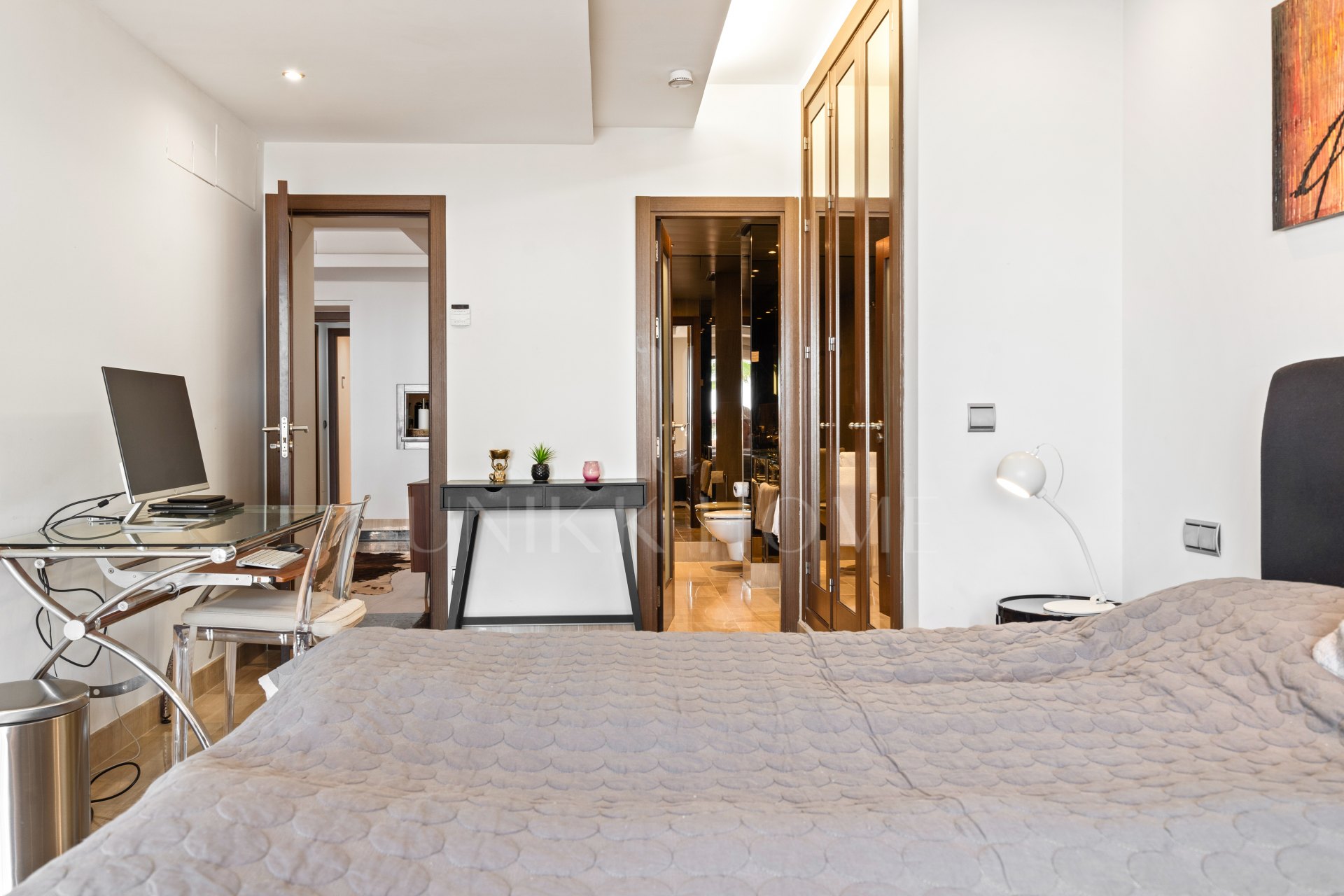 Elegant Duplex Penthouse with Private Pool – Frontline Beach in Bahía de la Plata, Estepona