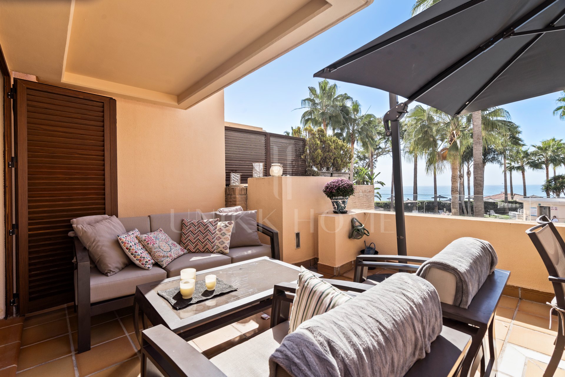 Elegant Duplex Penthouse with Private Pool – Frontline Beach in Bahía de la Plata, Estepona