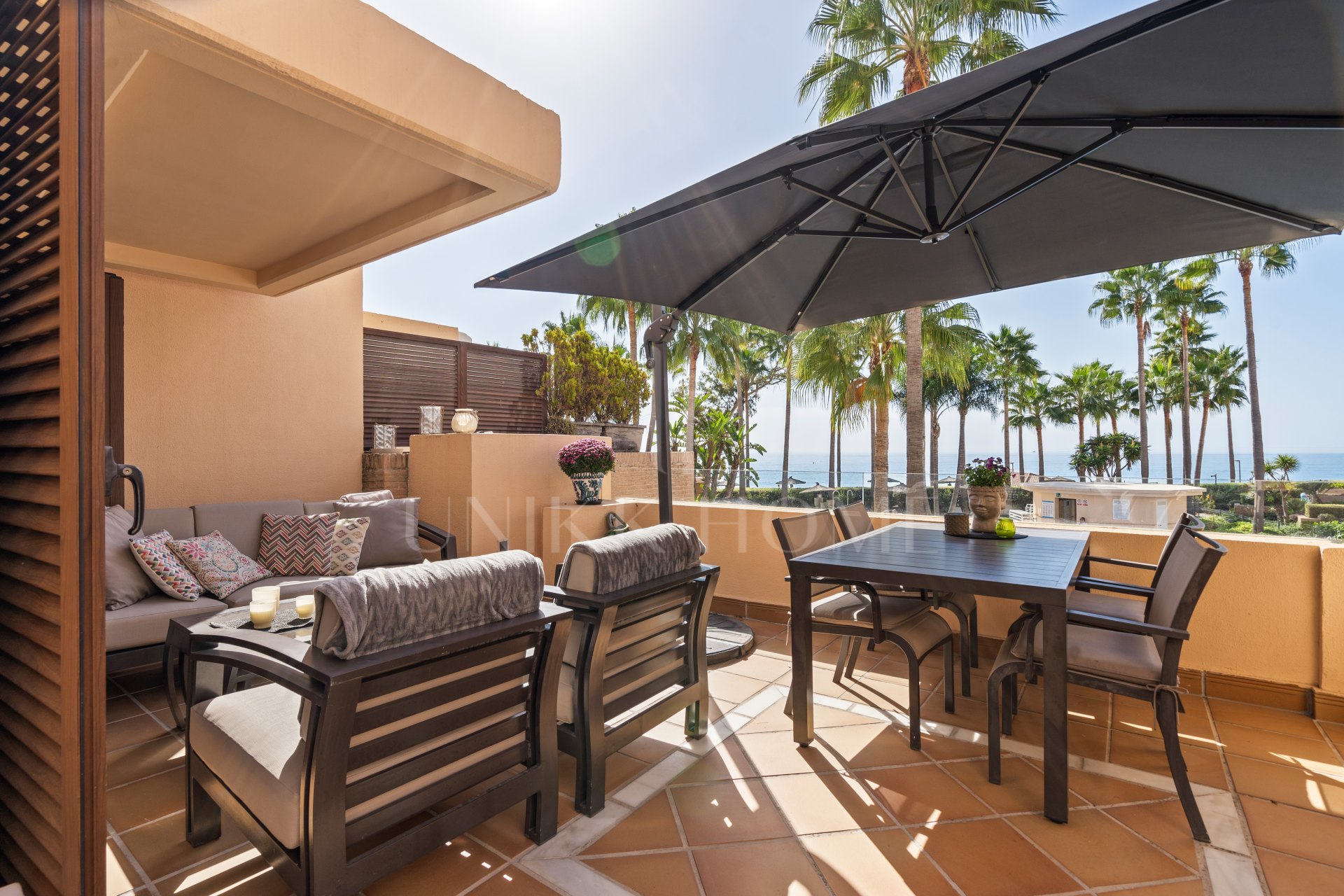 Elegant Duplex Penthouse with Private Pool – Frontline Beach in Bahía de la Plata, Estepona