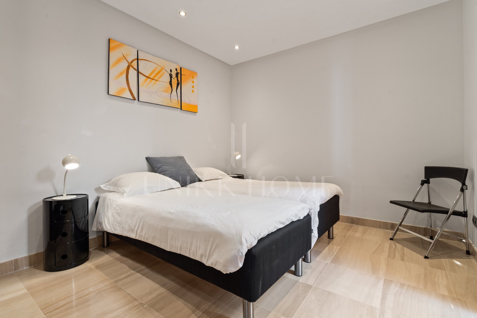 Elegant Duplex Penthouse with Private Pool – Frontline Beach in Bahía de la Plata, Estepona