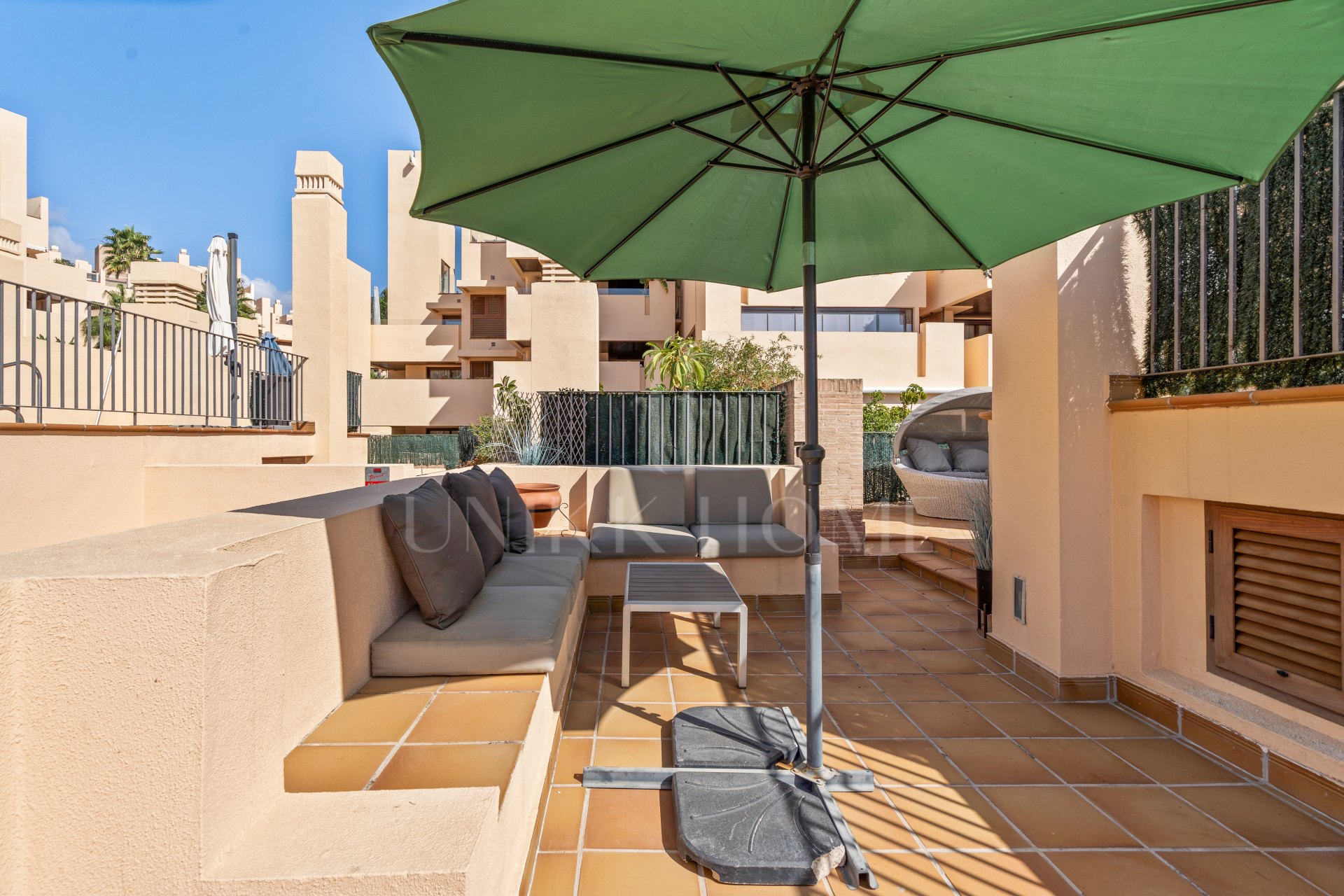 Elegant Duplex Penthouse with Private Pool – Frontline Beach in Bahía de la Plata, Estepona