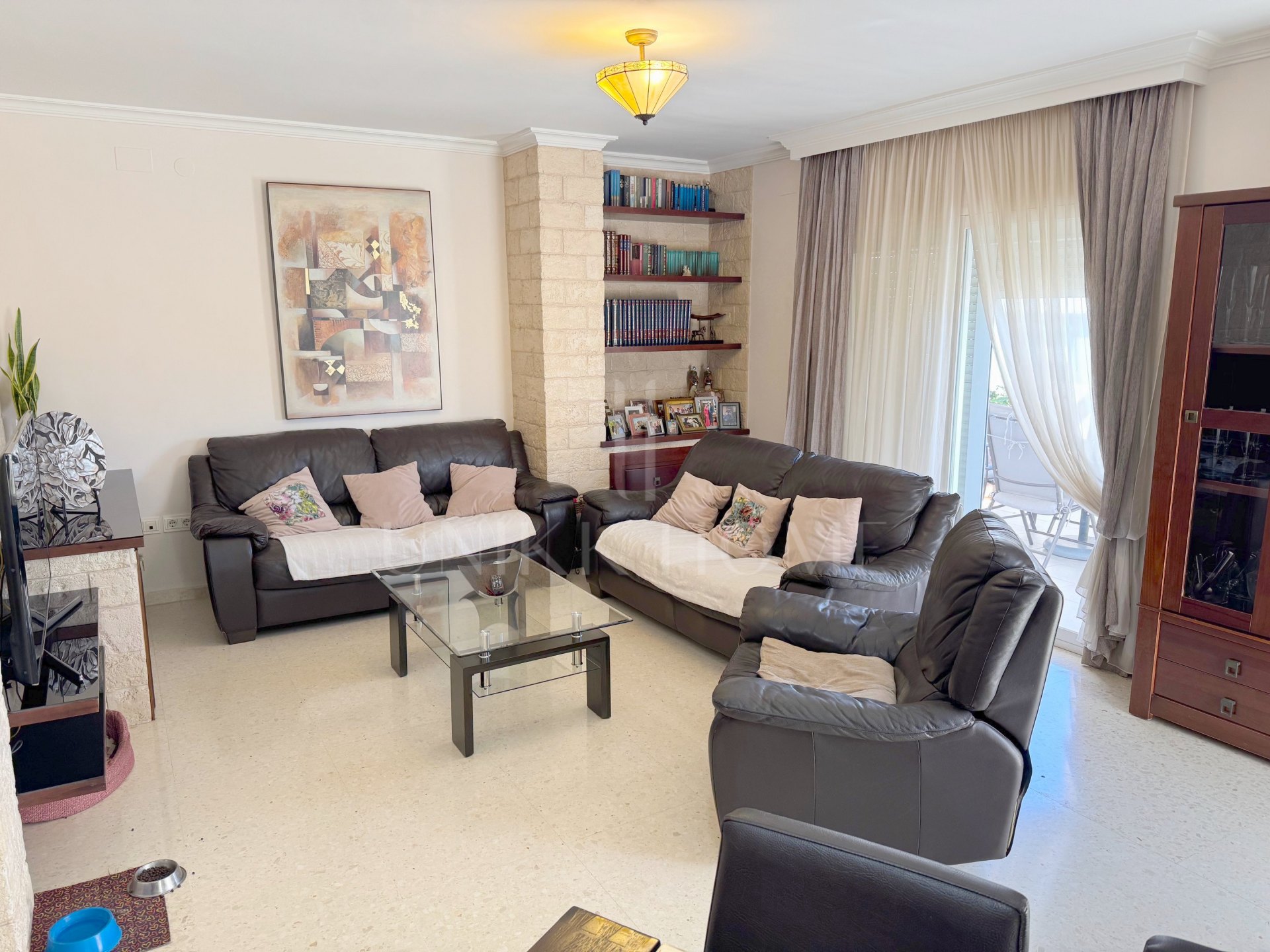 4 Bedrooms Penthouse with Solarium in Estepona Center - 3 minutes walk to the beach