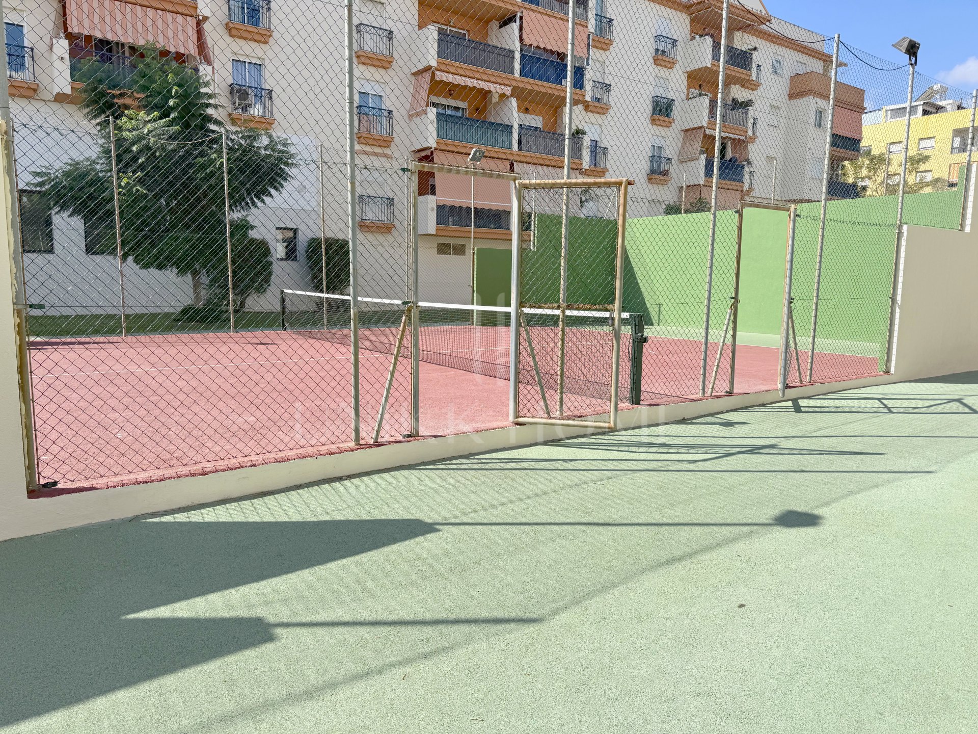 4 Bedrooms Penthouse with Solarium in Estepona Center - 3 minutes walk to the beach