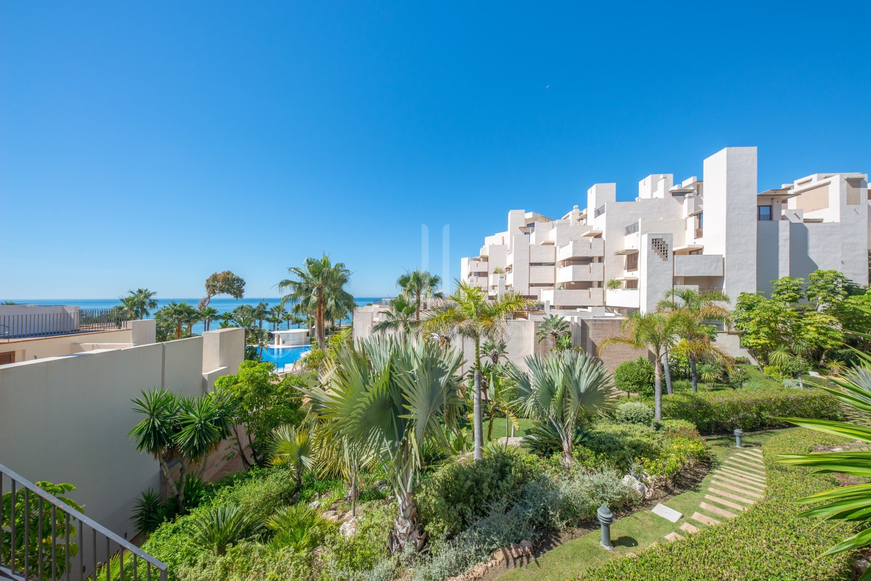 Luxury 3-Bedroom Duplex Penthouse with Private Pool – Bahía de la Plata, Estepona