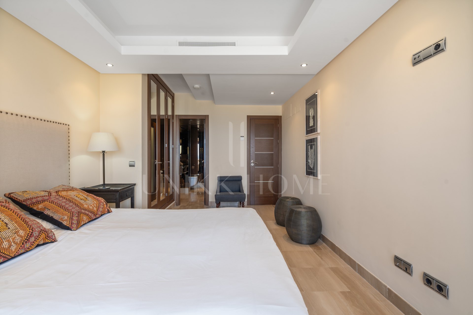 Luxury 3-Bedroom Duplex Penthouse with Private Pool – Bahía de la Plata, Estepona