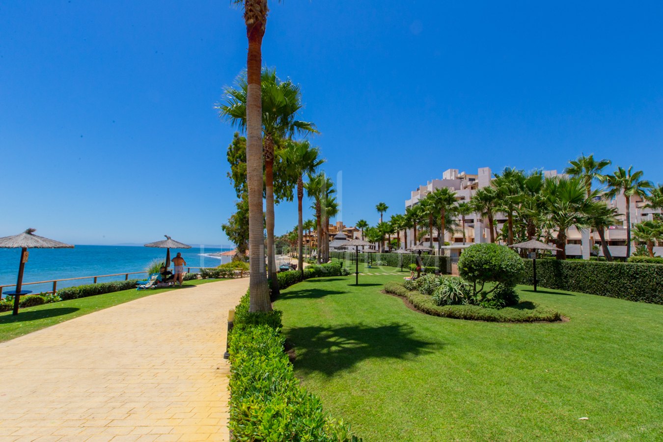 Luxury 3-Bedroom Duplex Penthouse with Private Pool – Bahía de la Plata, Estepona