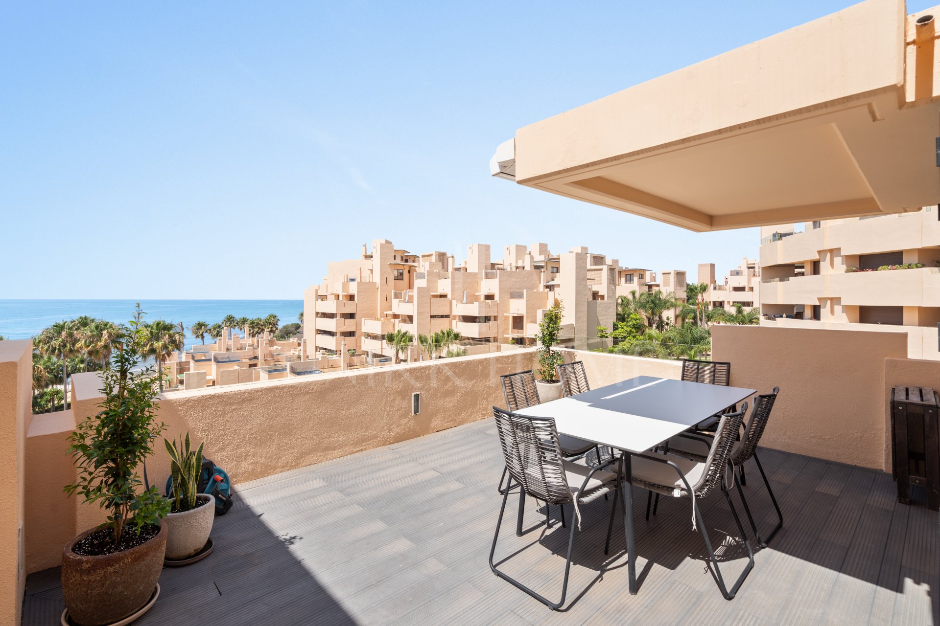 Luxury 3-Bedroom Duplex Penthouse with Private Pool – Bahía de la Plata, Estepona