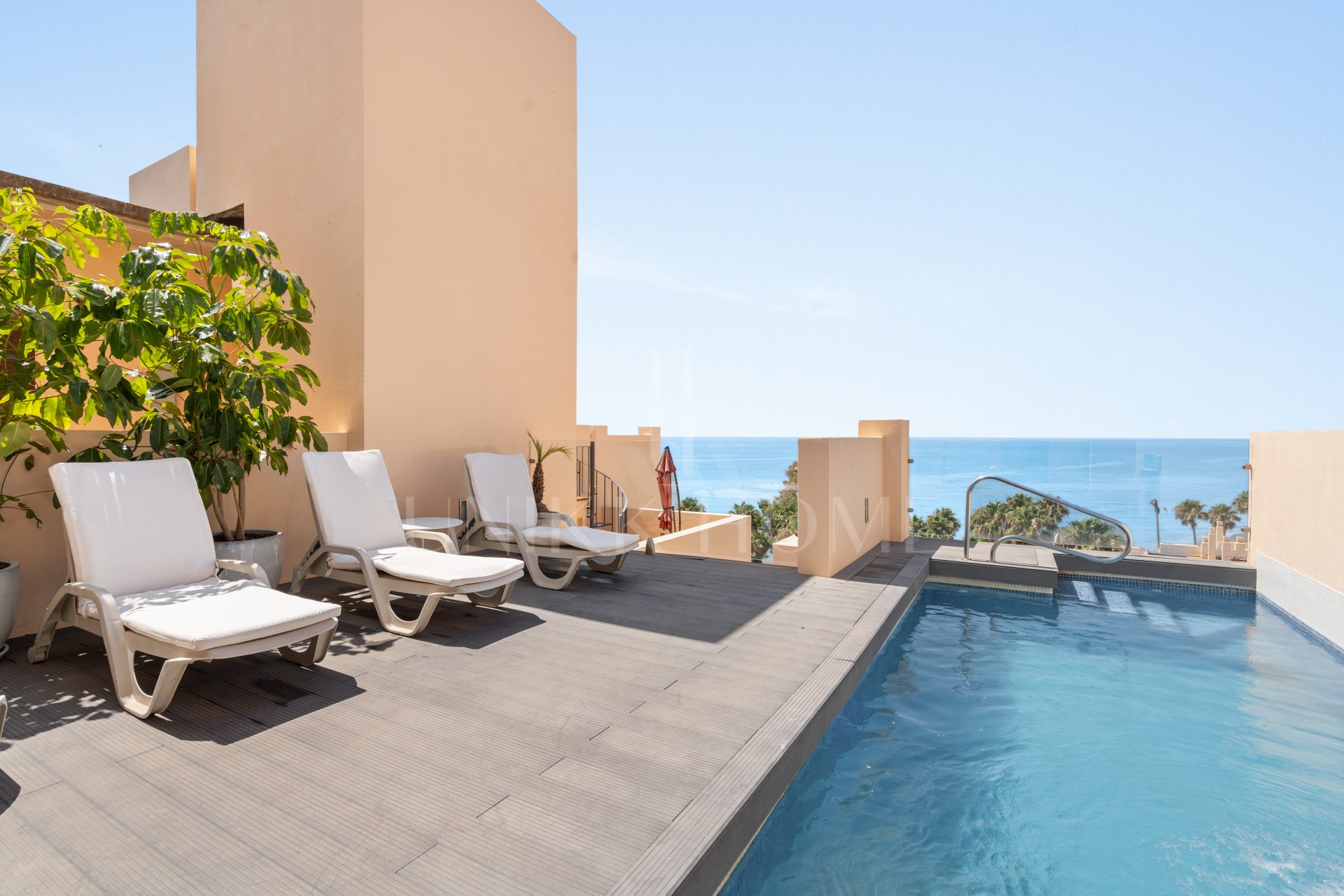 Luxury 3-Bedroom Duplex Penthouse with Private Pool – Bahía de la Plata, Estepona