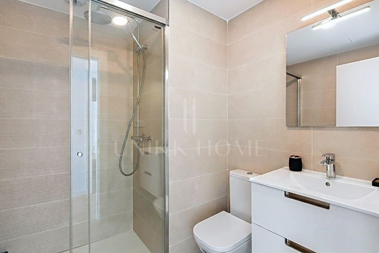 Apartamento a Estrenar de 2 Dormitorios con Vistas al Mar en la Zona Oeste de Estepona – A Pocos Pasos de la Playa