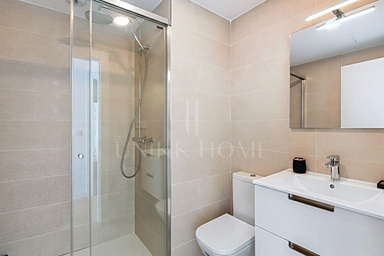 Apartamento a Estrenar de 2 Dormitorios con Vistas al Mar en la Zona Oeste de Estepona – A Pocos Pasos de la Playa