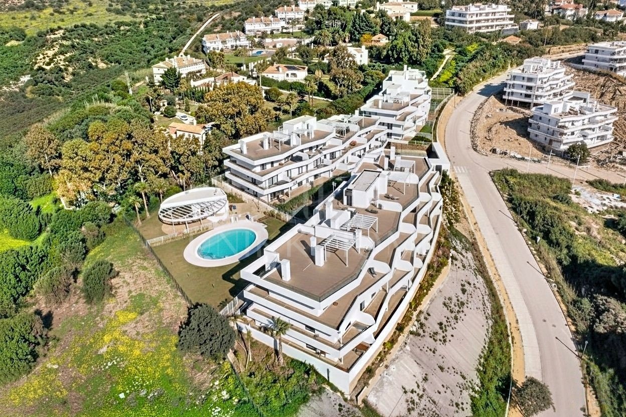 Apartamento a Estrenar de 2 Dormitorios con Vistas al Mar en la Zona Oeste de Estepona – A Pocos Pasos de la Playa