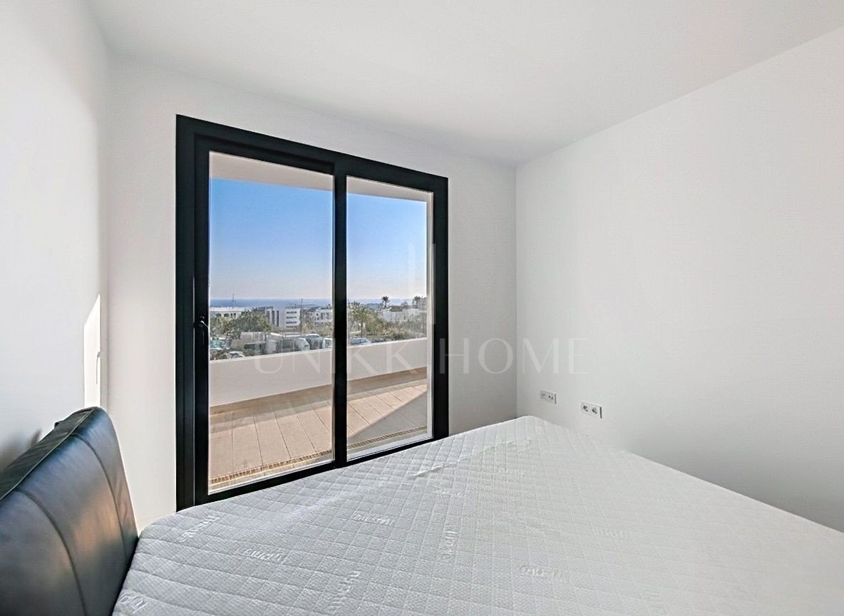 Apartamento a Estrenar de 2 Dormitorios con Vistas al Mar en la Zona Oeste de Estepona – A Pocos Pasos de la Playa