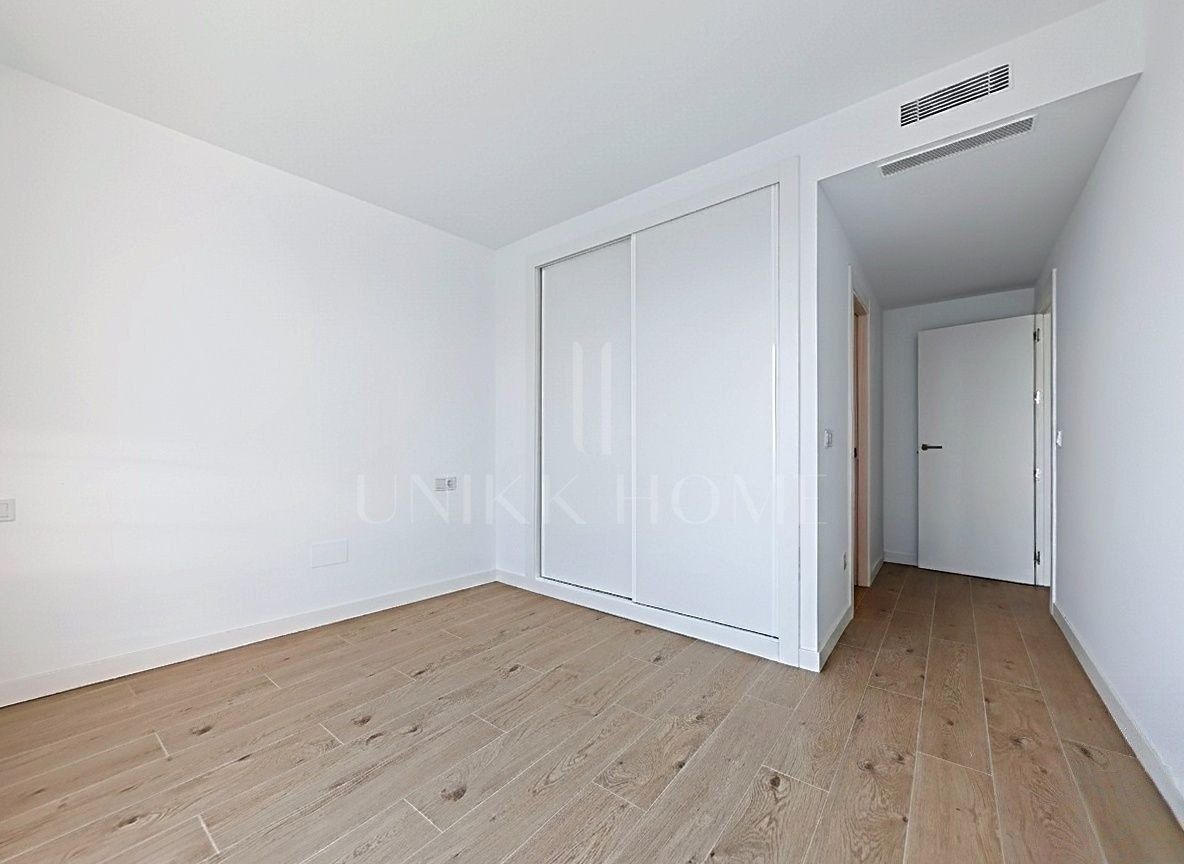 Apartamento a Estrenar de 2 Dormitorios con Vistas al Mar en la Zona Oeste de Estepona – A Pocos Pasos de la Playa