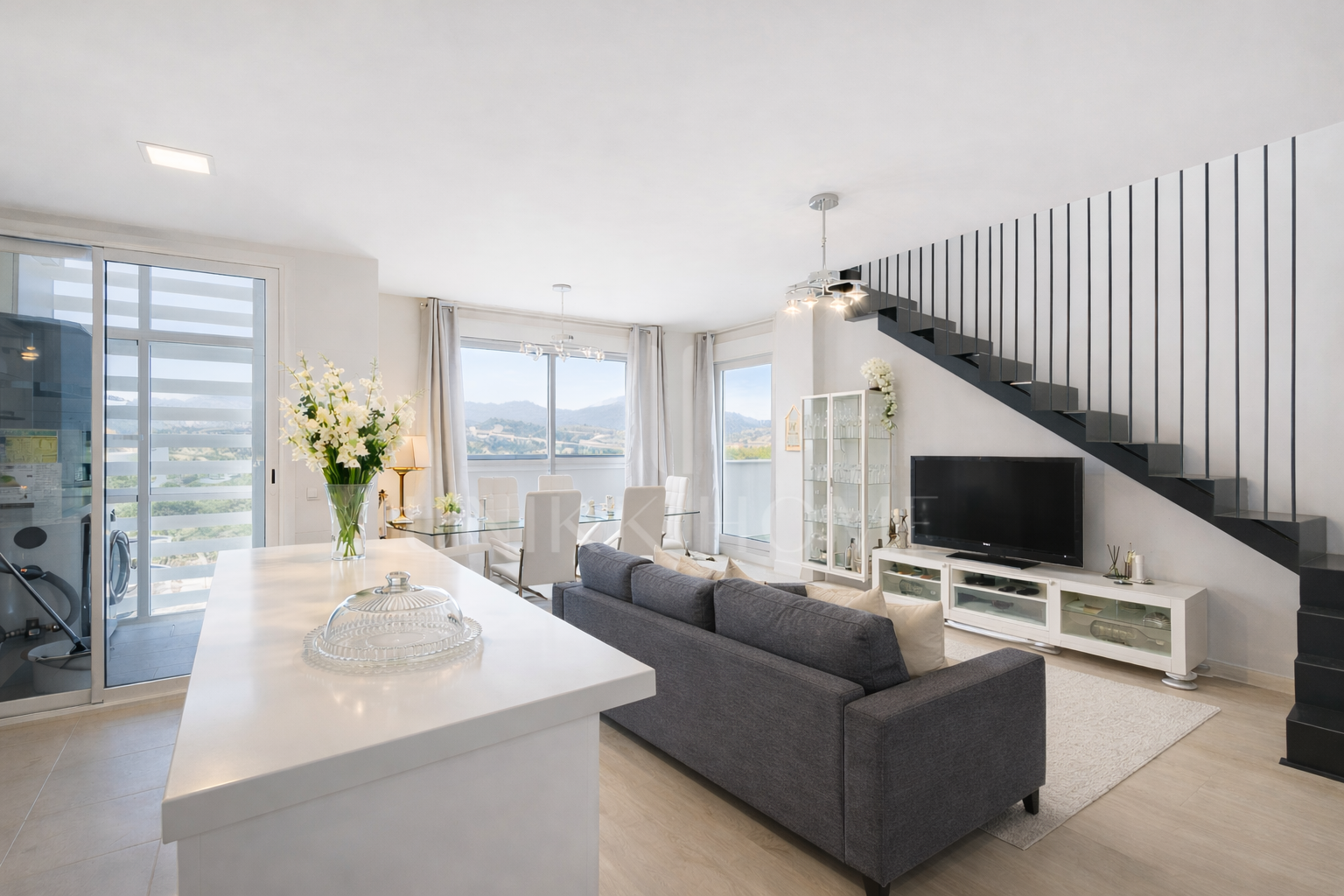 3 Bedroom Penthouse in Estepona Center 5 minutes walk to the beach - Recently Built