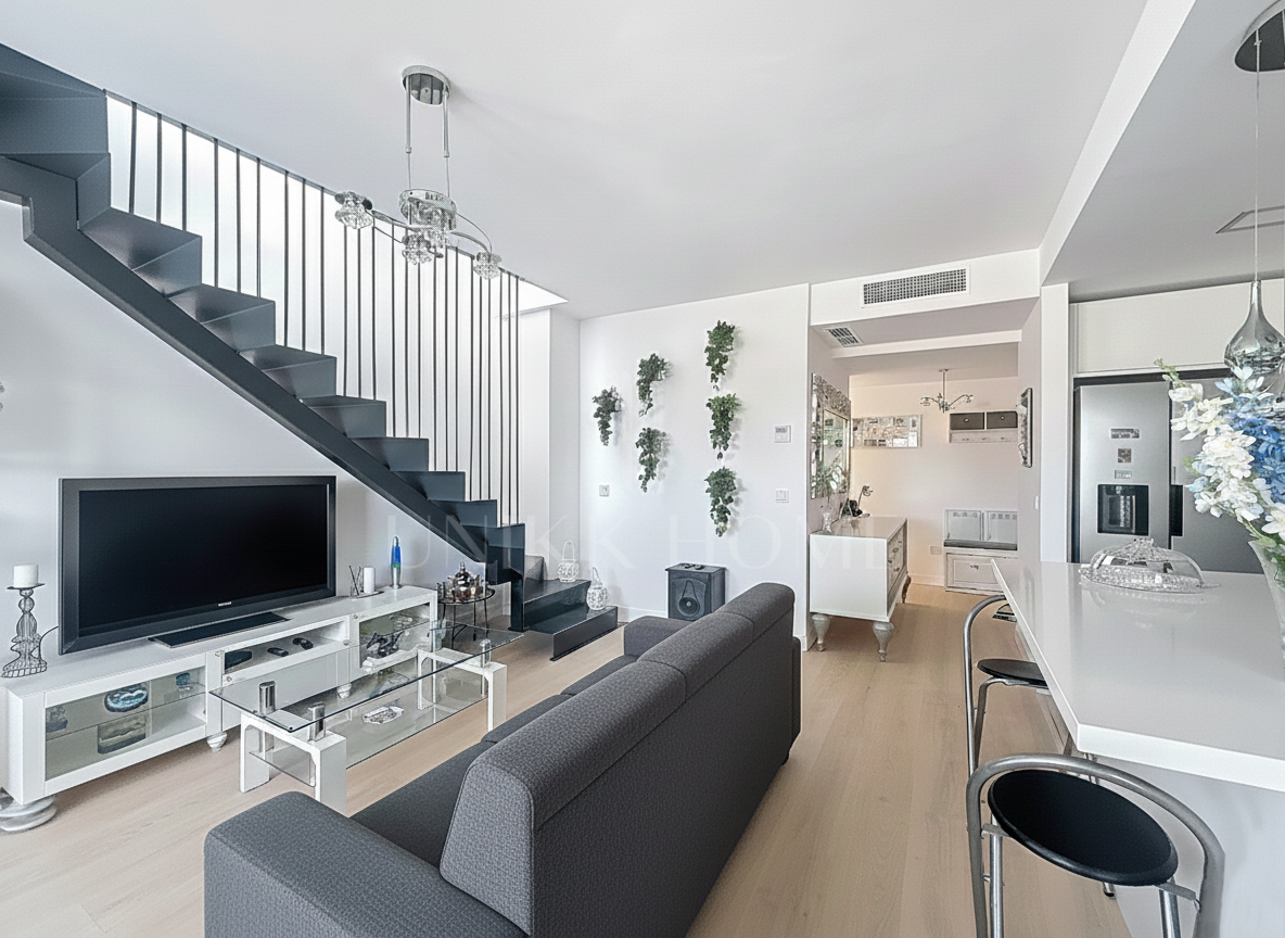 Ático de 3 dormitorios en el centro de Estepona a 5 minutos a pie de la playa - Construcción reciente