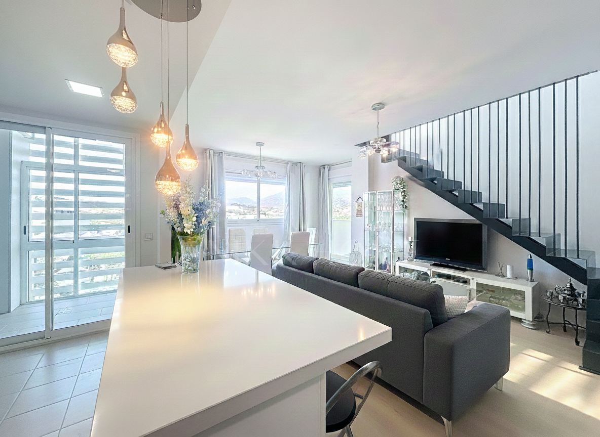 Ático de 3 dormitorios en el centro de Estepona a 5 minutos a pie de la playa - Construcción reciente