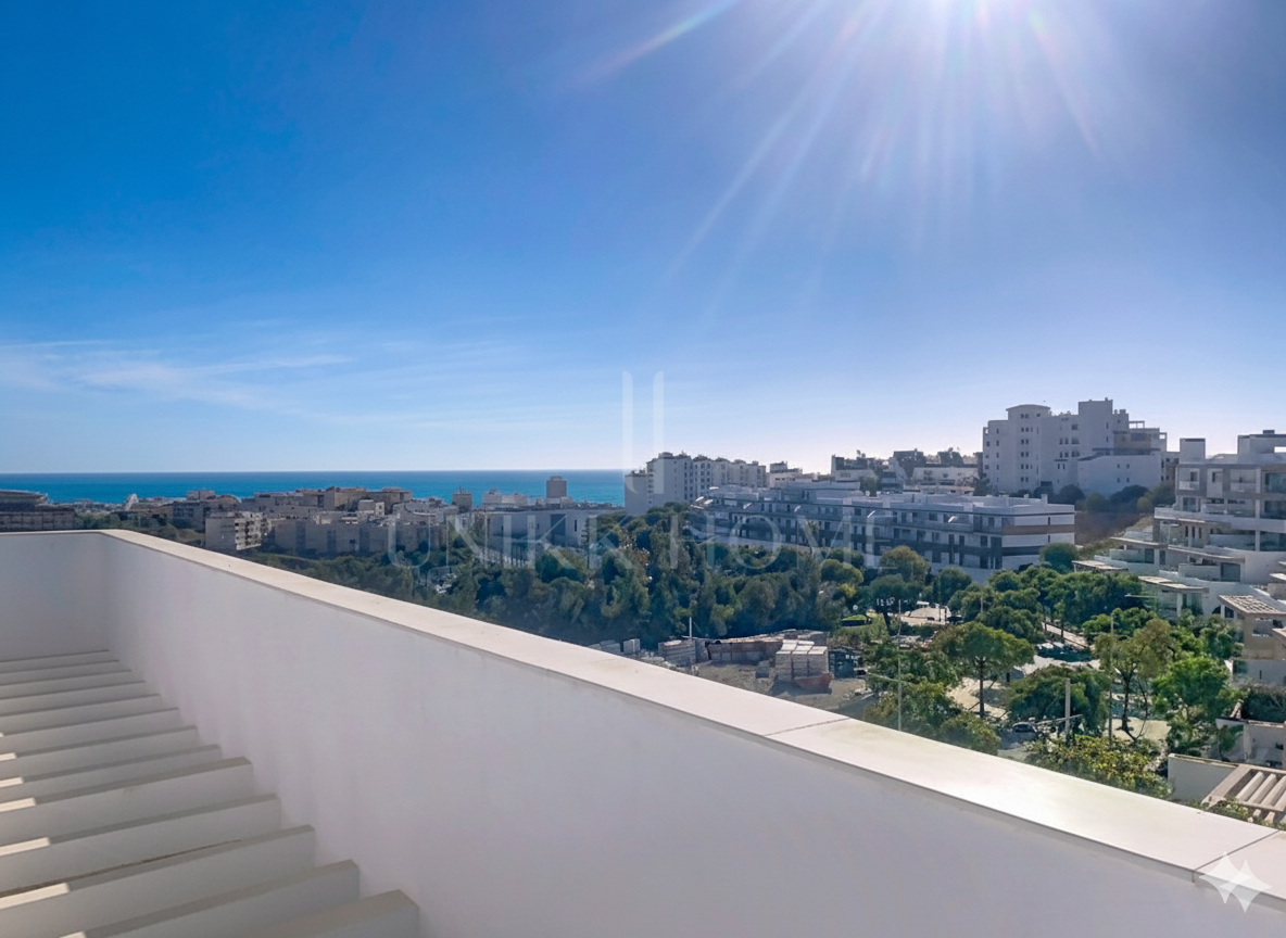 Modern Ready to Move-In Duplex Penthouse with Sea Views in Las Mesas, Estepona