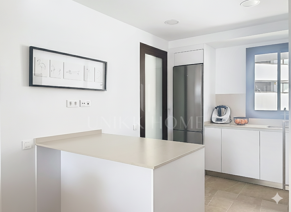 Modern Ready to Move-In Duplex Penthouse with Sea Views in Las Mesas, Estepona