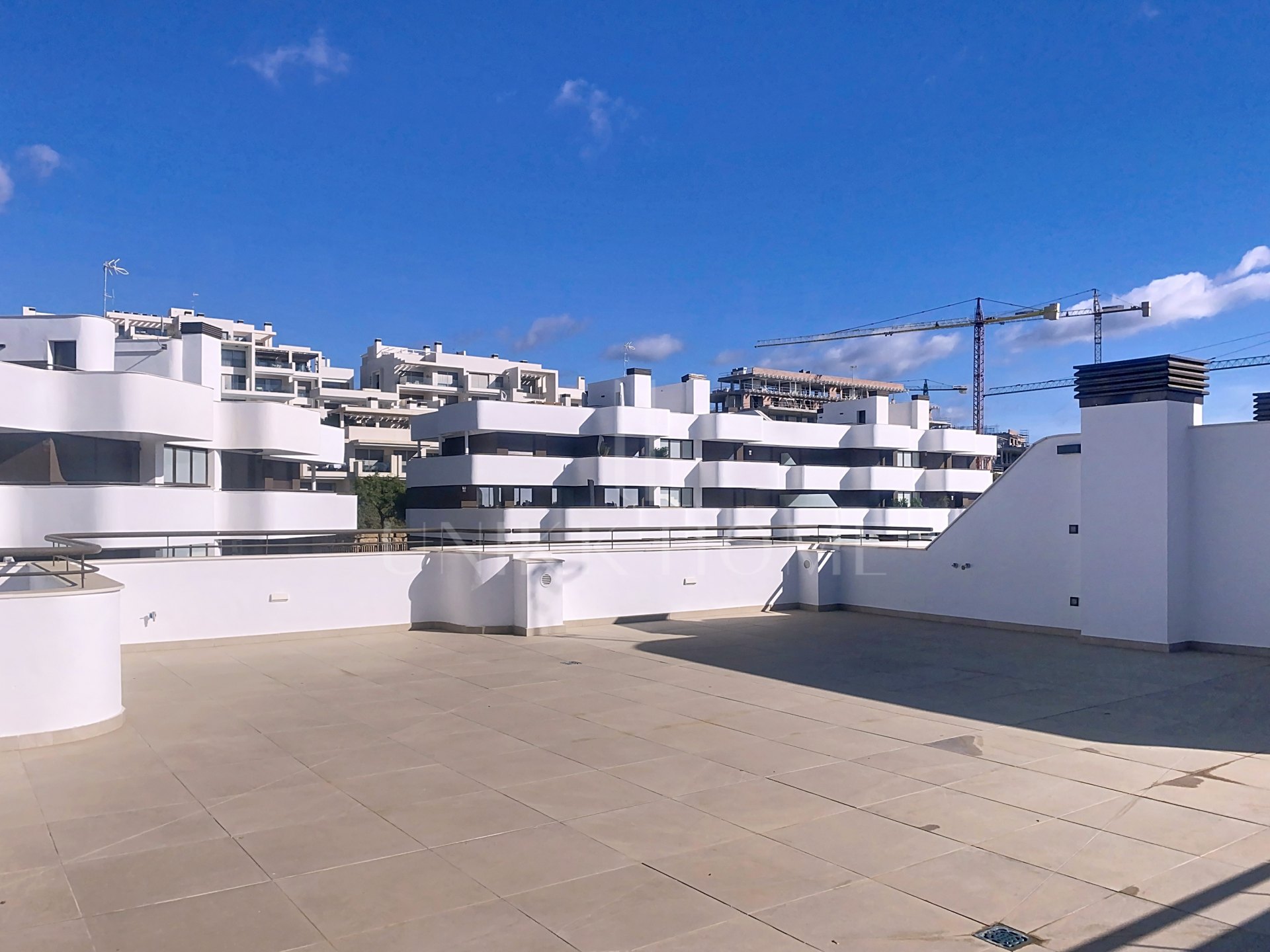 Modern Ready to Move-In Duplex Penthouse with Sea Views in Las Mesas, Estepona
