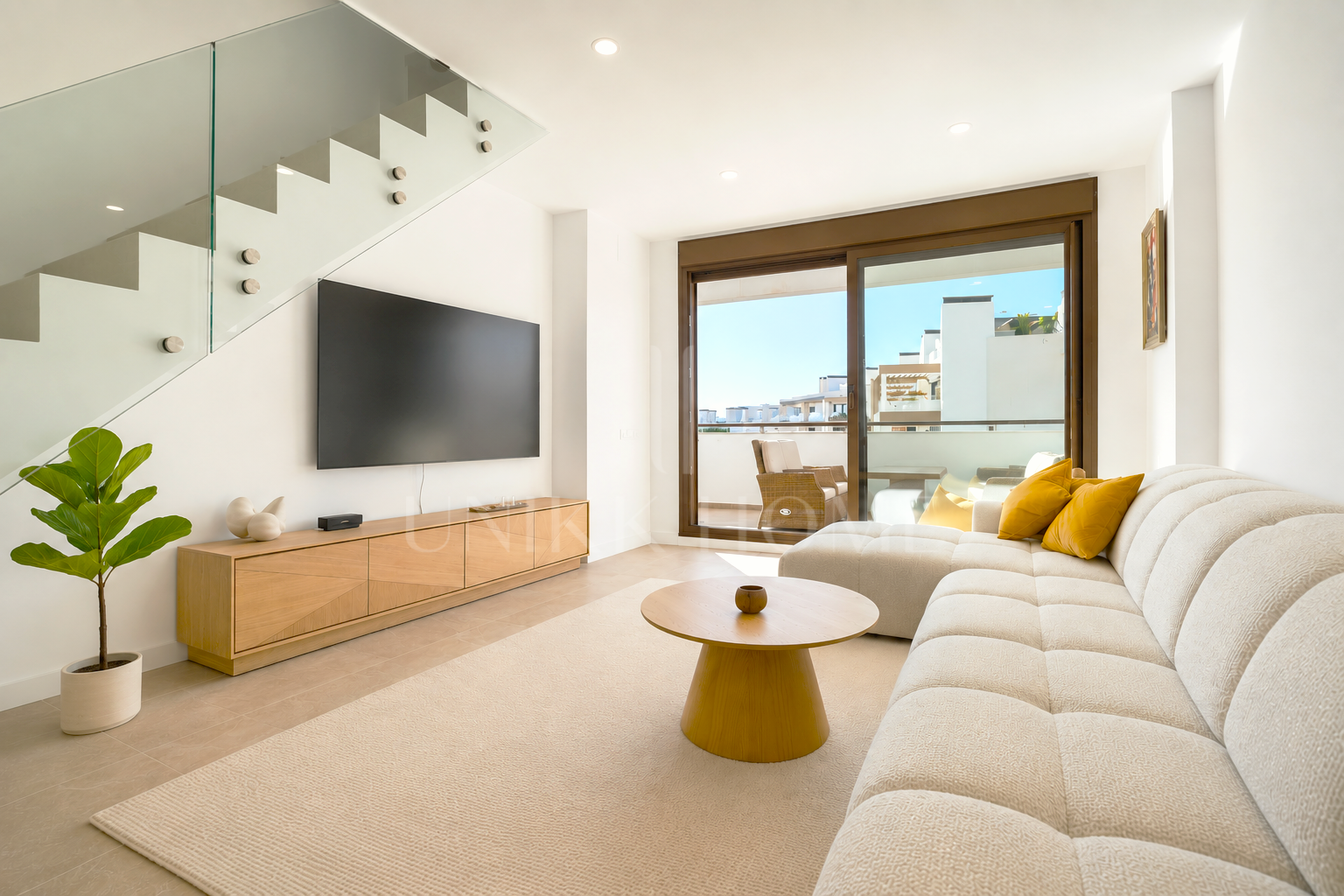 Modern Ready to Move-In Duplex Penthouse with Sea Views in Las Mesas, Estepona