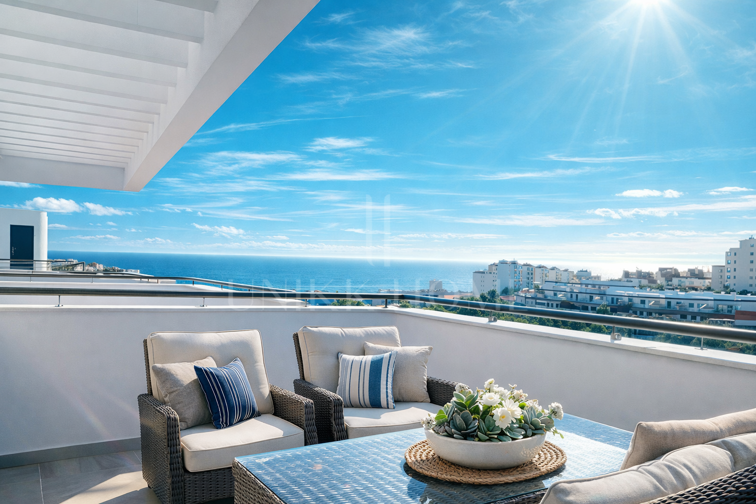 Ático Dúplex Moderno Listo para Entrar a Vivir con Vistas al Mar en Las Mesas, Estepona