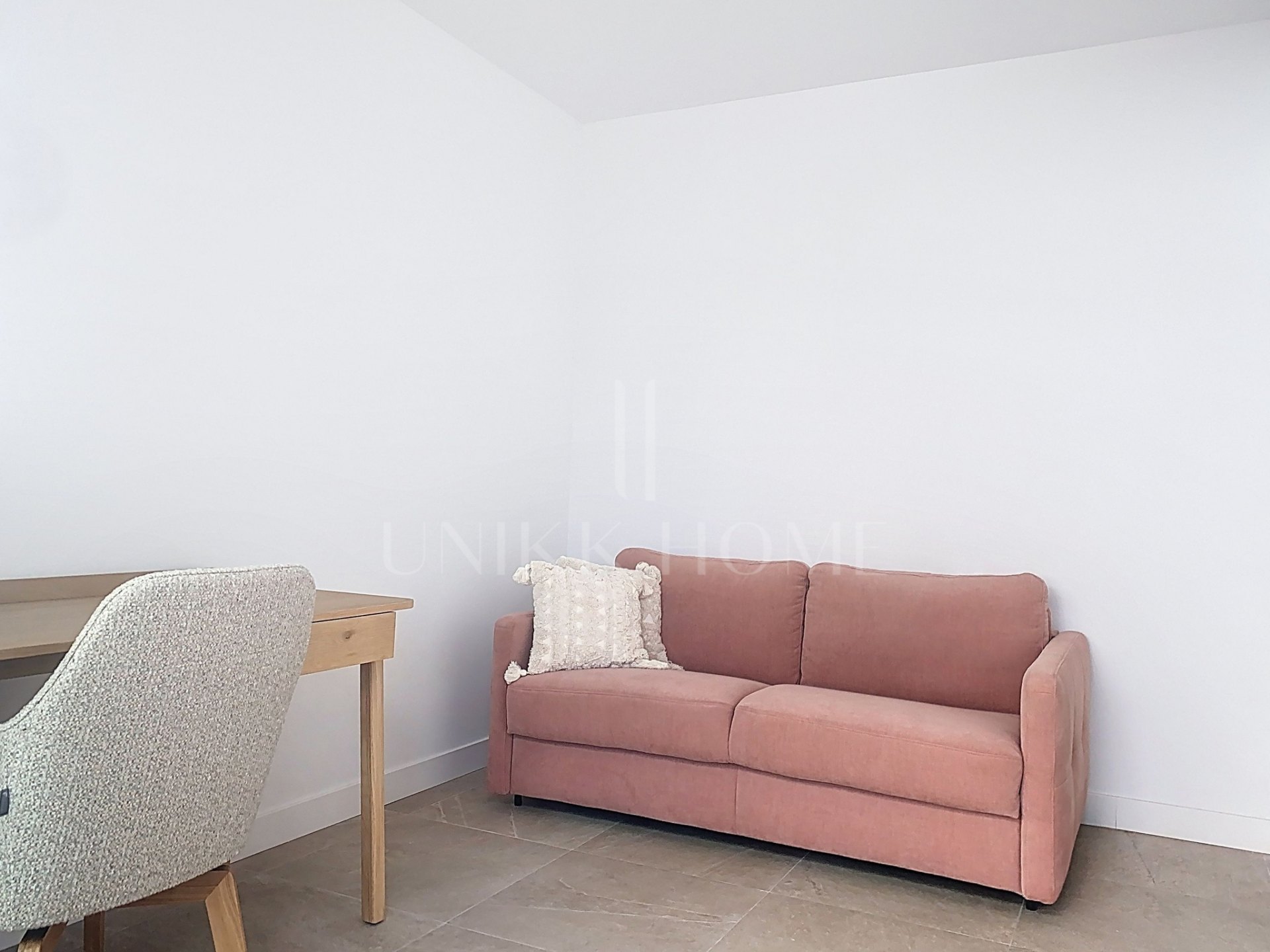 Modern Ready to Move-In Duplex Penthouse with Sea Views in Las Mesas, Estepona