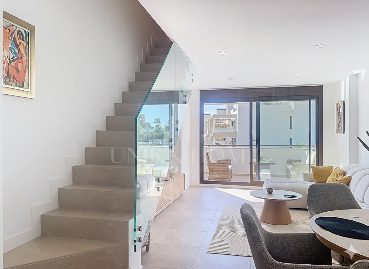 Modern Ready to Move-In Duplex Penthouse with Sea Views in Las Mesas, Estepona